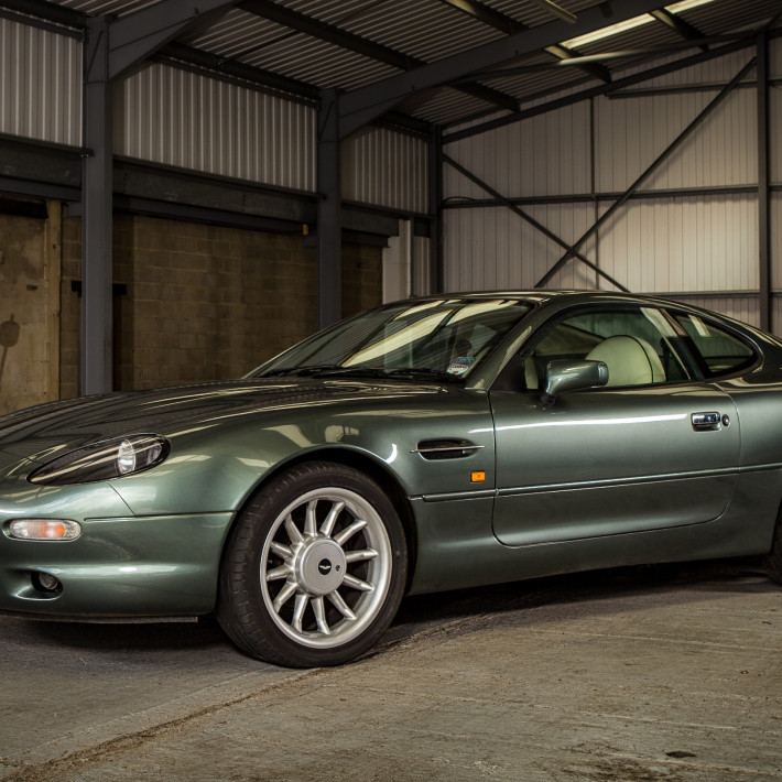 car5 astonmartin 002